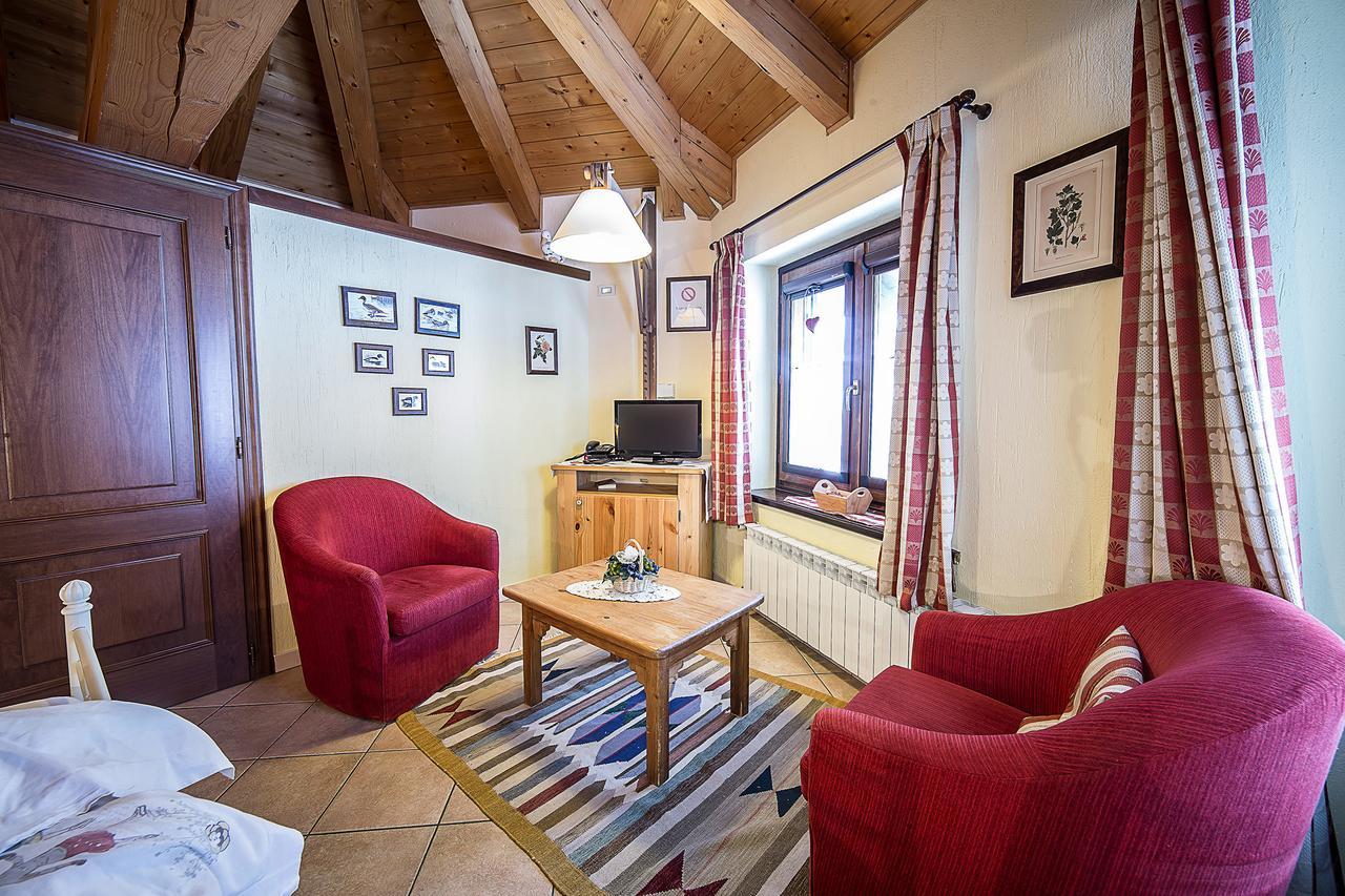 Le Thovex Bed & Breakfast La Thuile Bagian luar foto